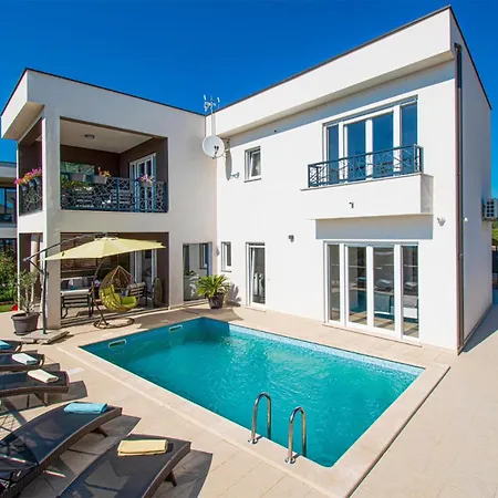 Holiday home Serenita Medulin